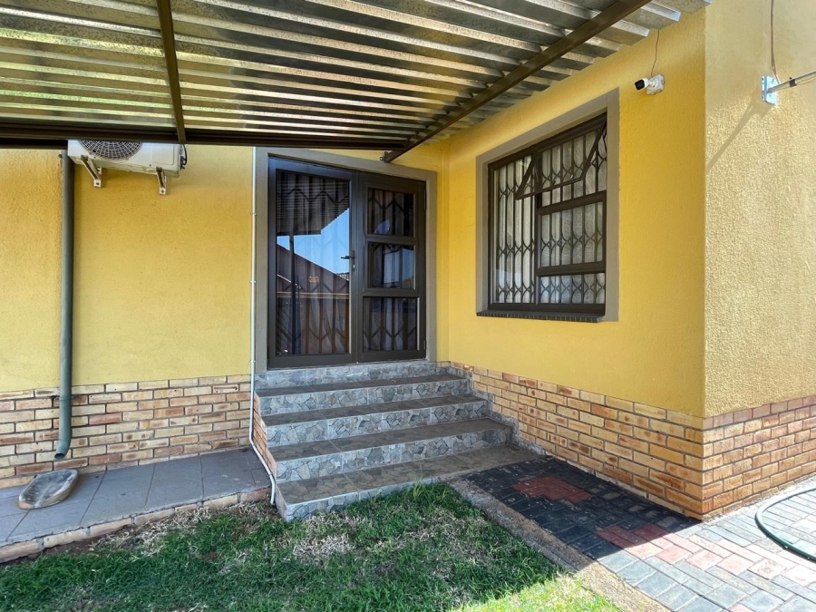 4 Bedroom Property for Sale in Tlhabane West North West